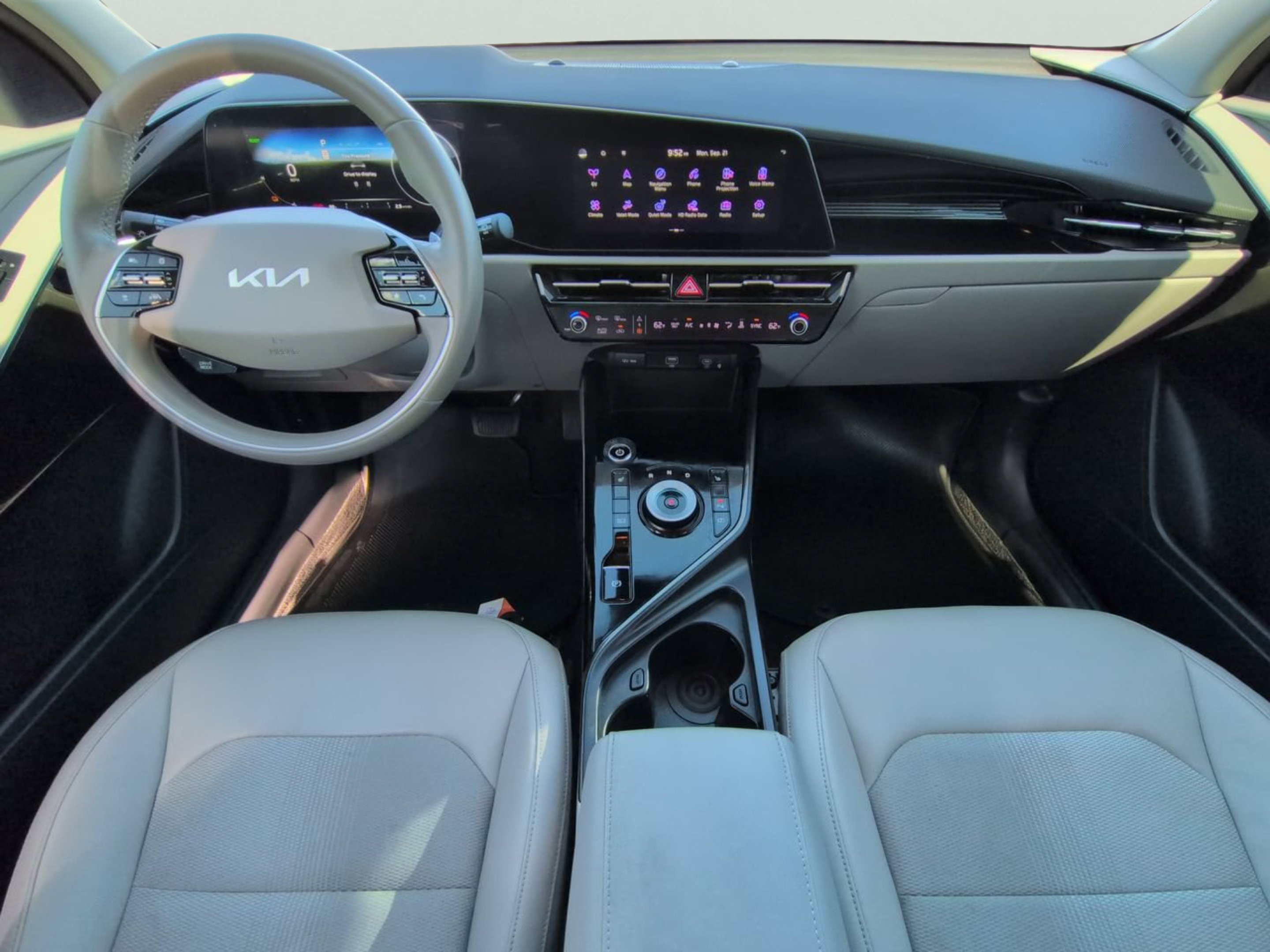 Certified Used 2023 Steel Gray Kia Wind image 13