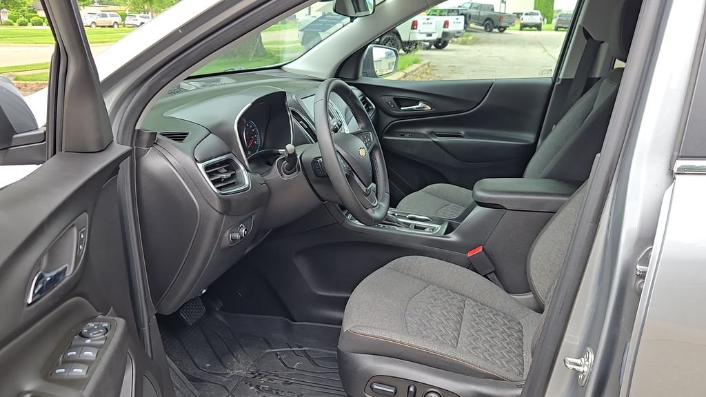 Used 2024 Gray Chevrolet LT image 6