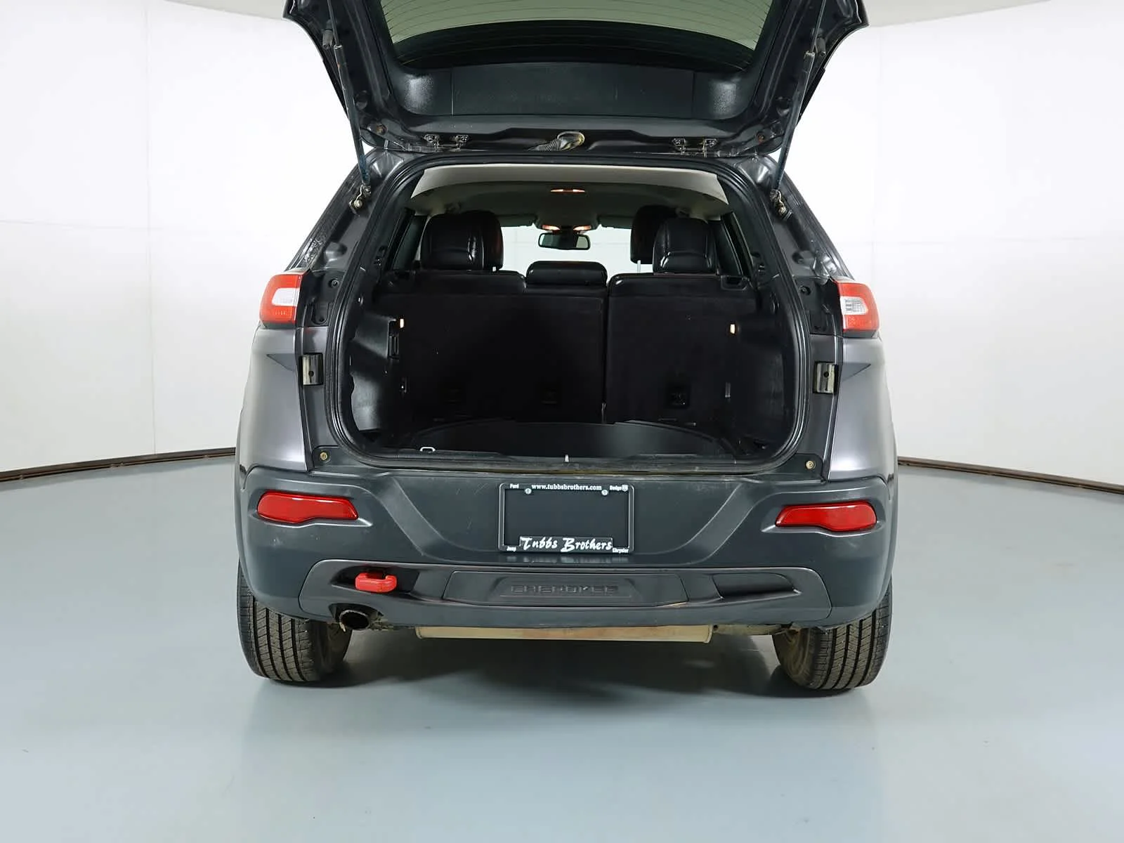 Used 2016 Granite Crystal Metallic Clearcoat Jeep Trailhawk image 10