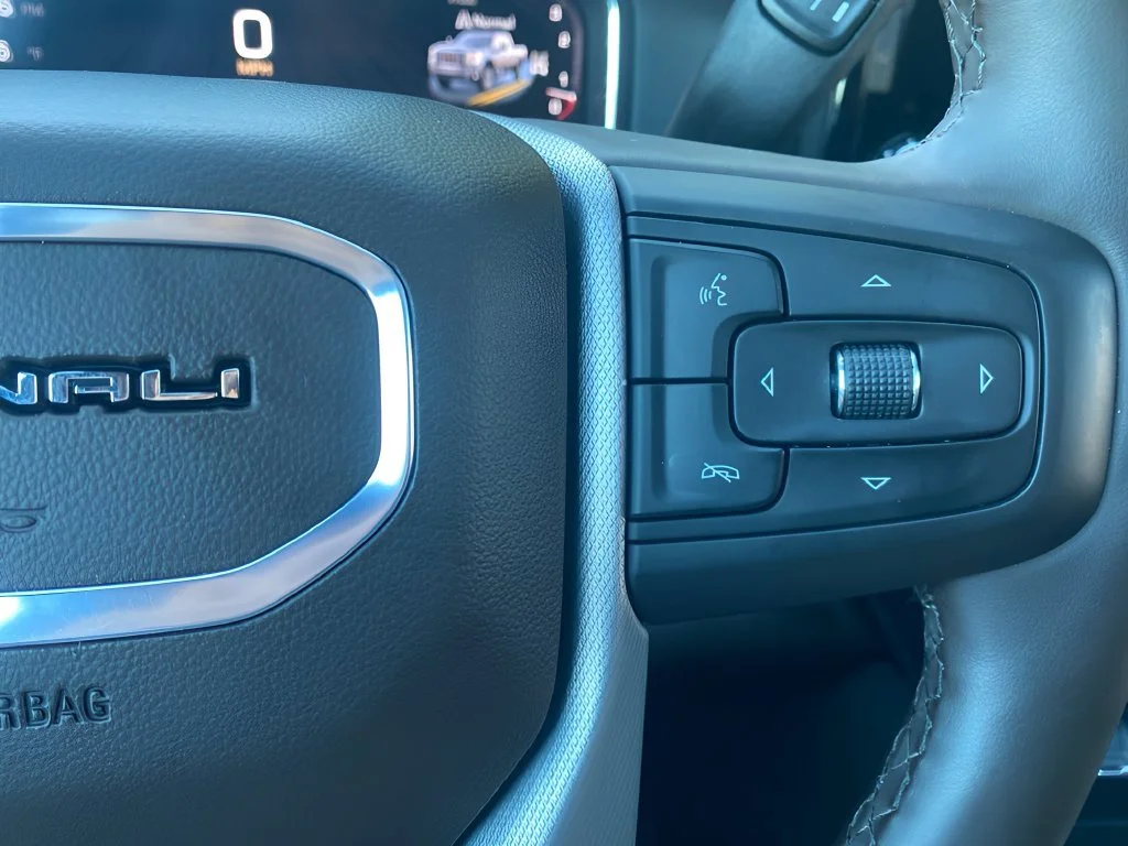 Used 2025 Onyx Black GMC Denali image 19