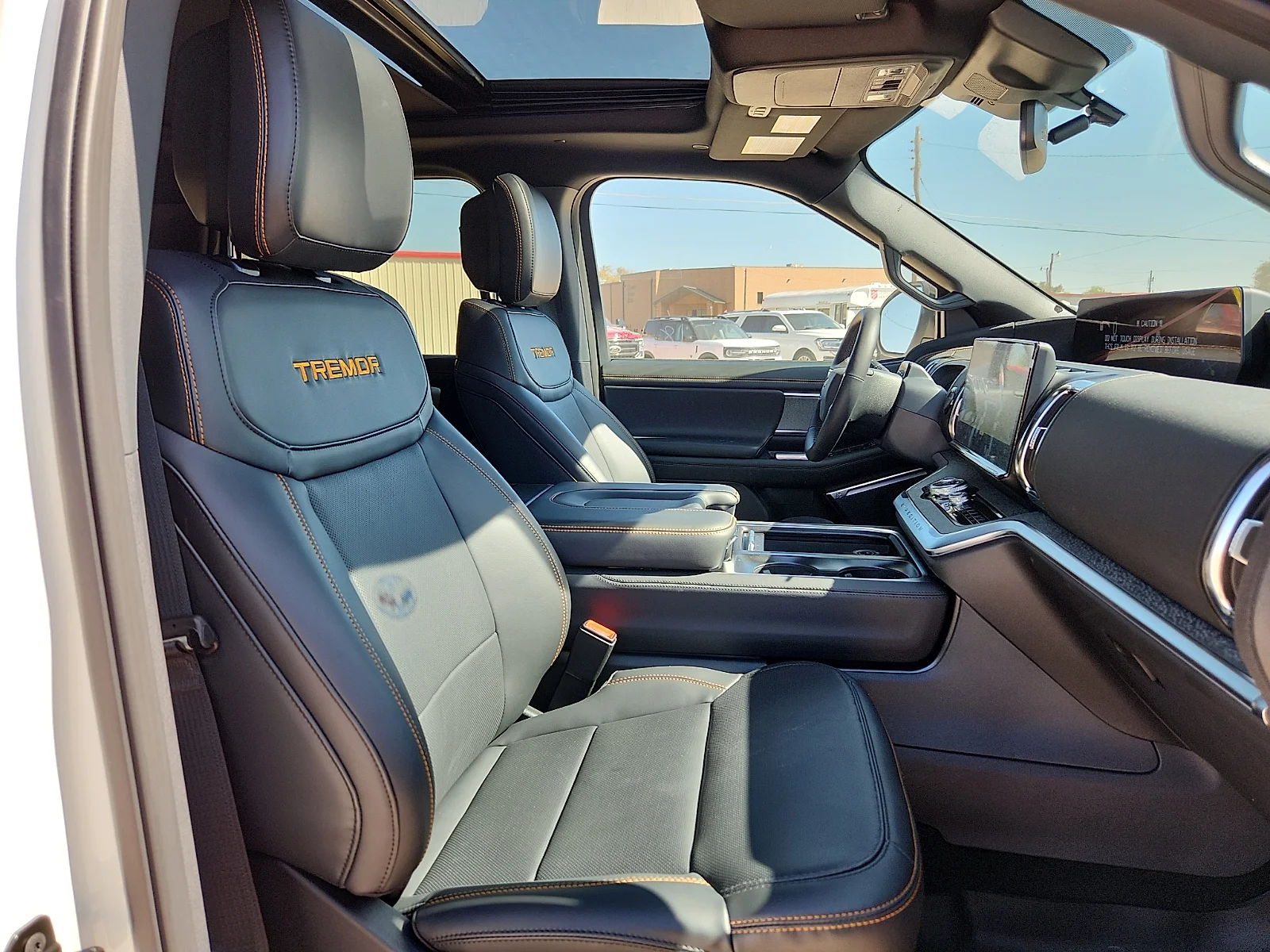 New 2027 Star White Metallic Tri-Coat Ford Tremor image 19