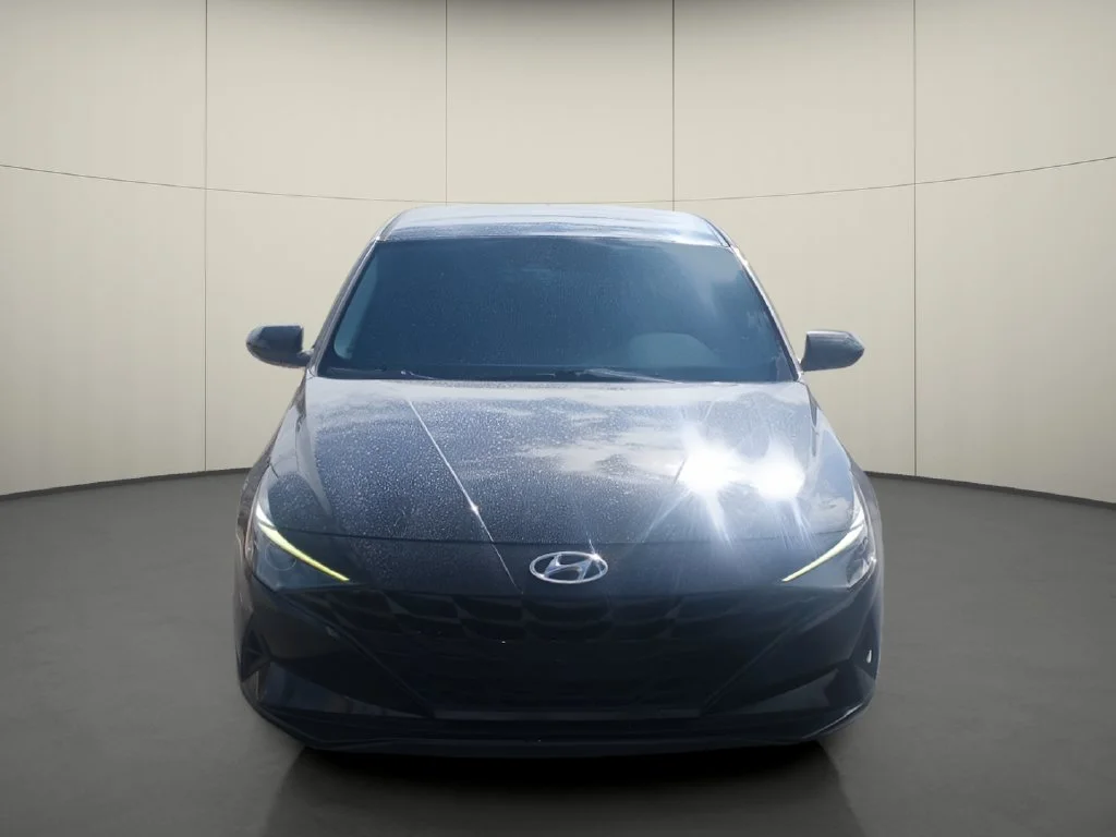 Used 2023 Black Hyundai SEL image 2