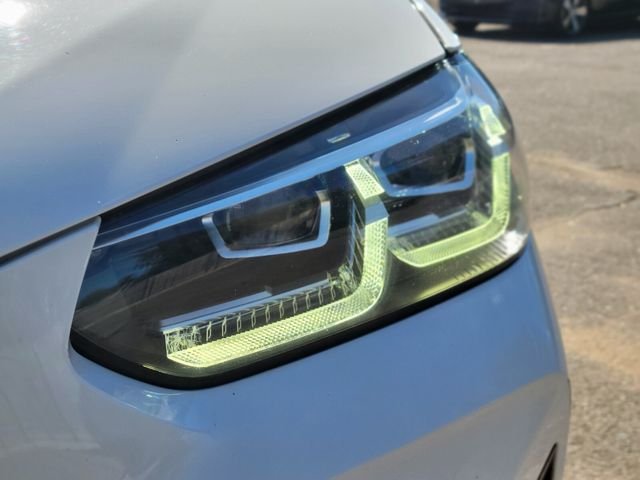 Used 2022 White BMW xDrive30i image 10