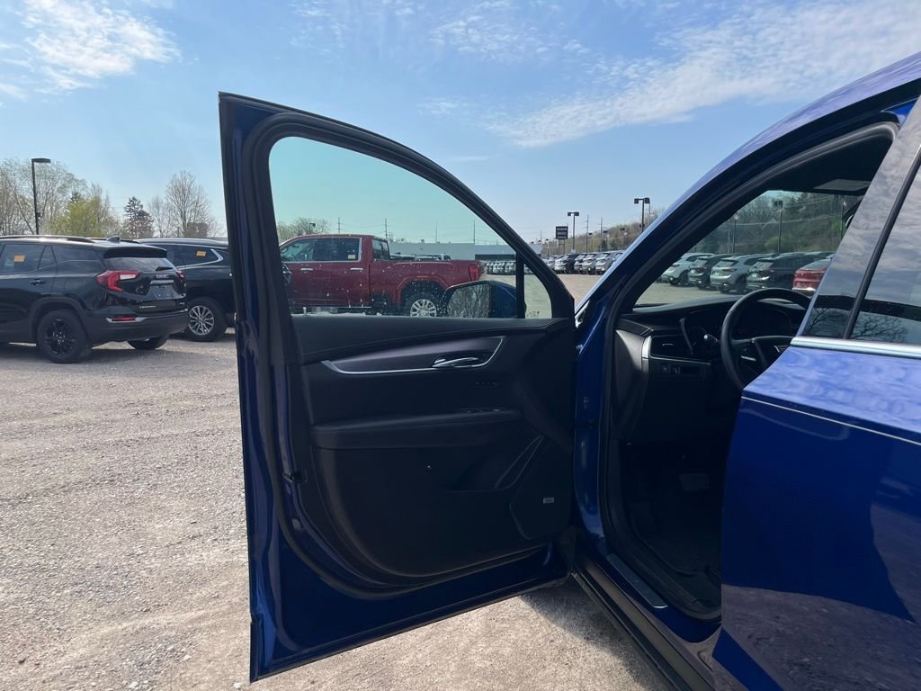 Used 2025 Blue Metallic Cadillac Luxury image 17