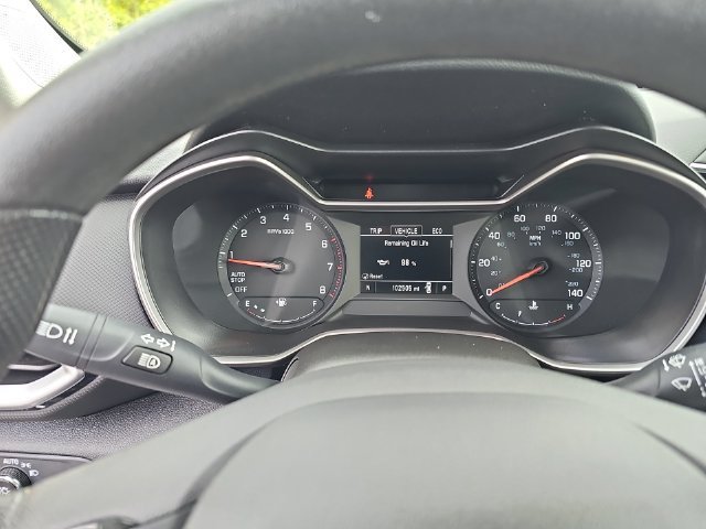 Used 2022 SUMMIT WHITE Chevrolet LS image 13