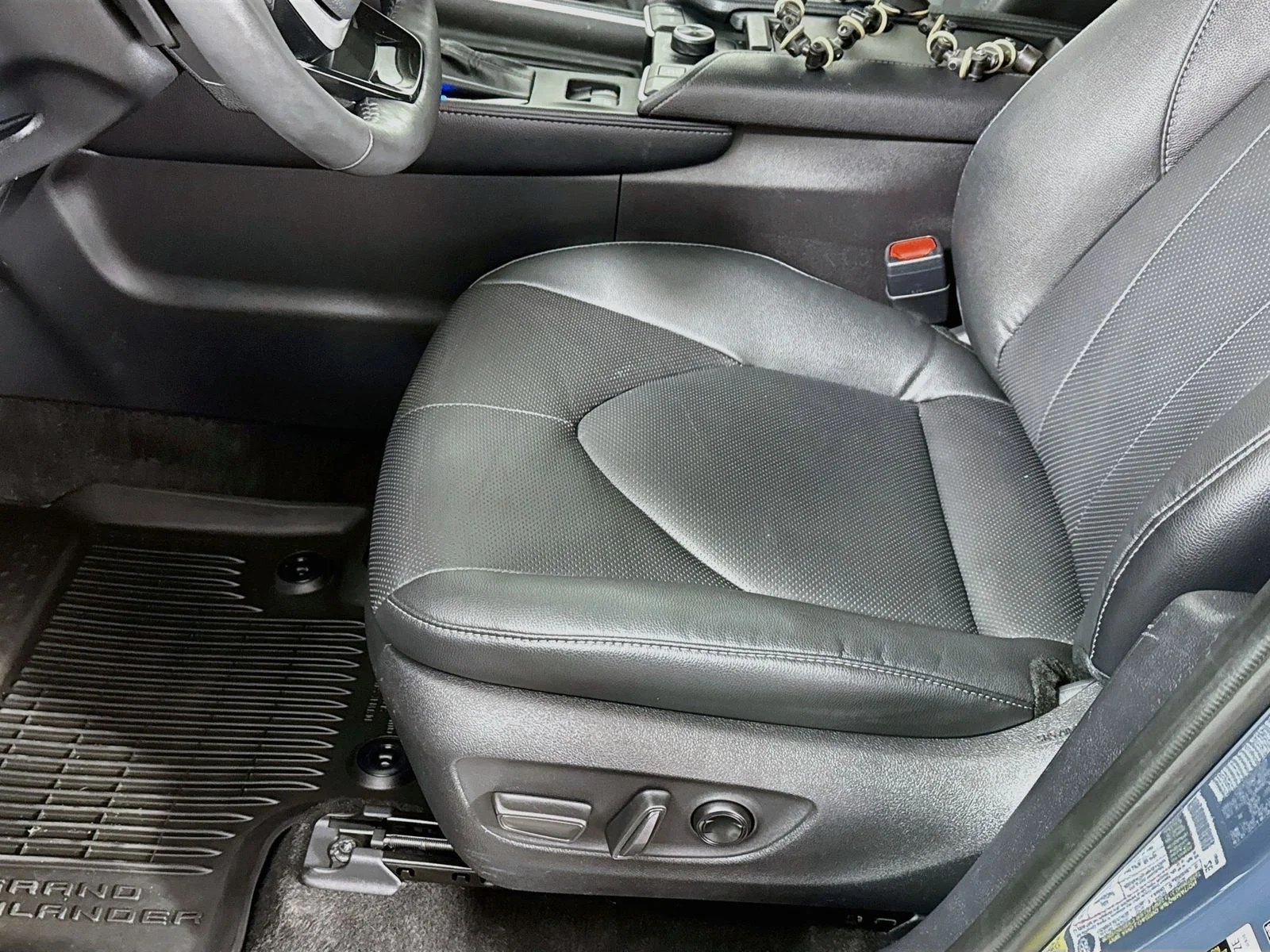 Certified Used 2024 White Toyota Platinum image 18