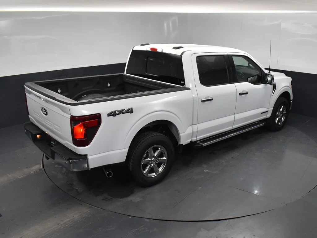 Used 2024 White Ford XLT image 18