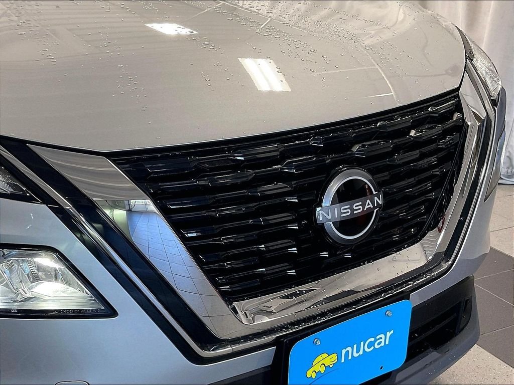 Used 2023 Silver Nissan SV image 31