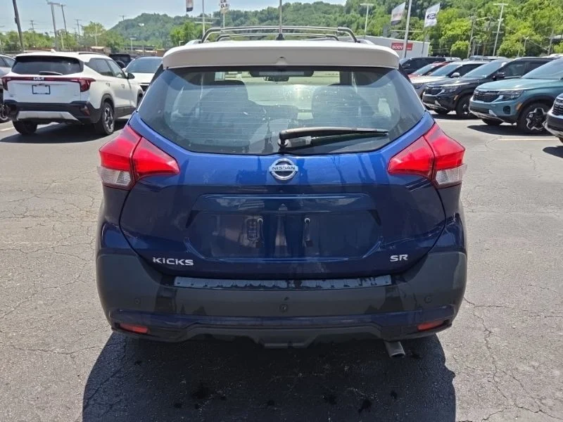 Used 2018 Blue Nissan SR image 6