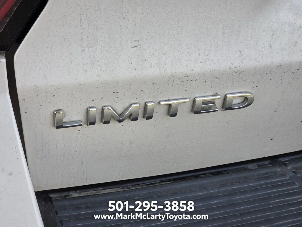 Used 2018 White Ford Limited image 9