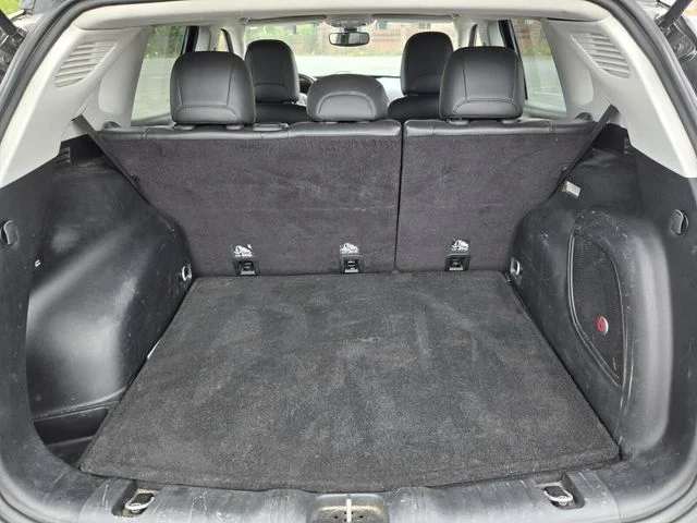 Used 2018 Black Jeep Trailhawk image 17