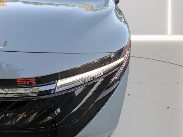 New 2027 Atlantic Gray Metallic / Super Black Two-tone Nissan SR image 7