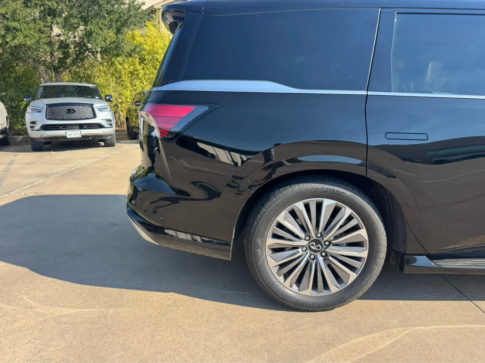 Certified Used 2027 Black Obsidian INFINITI LUXE image 16