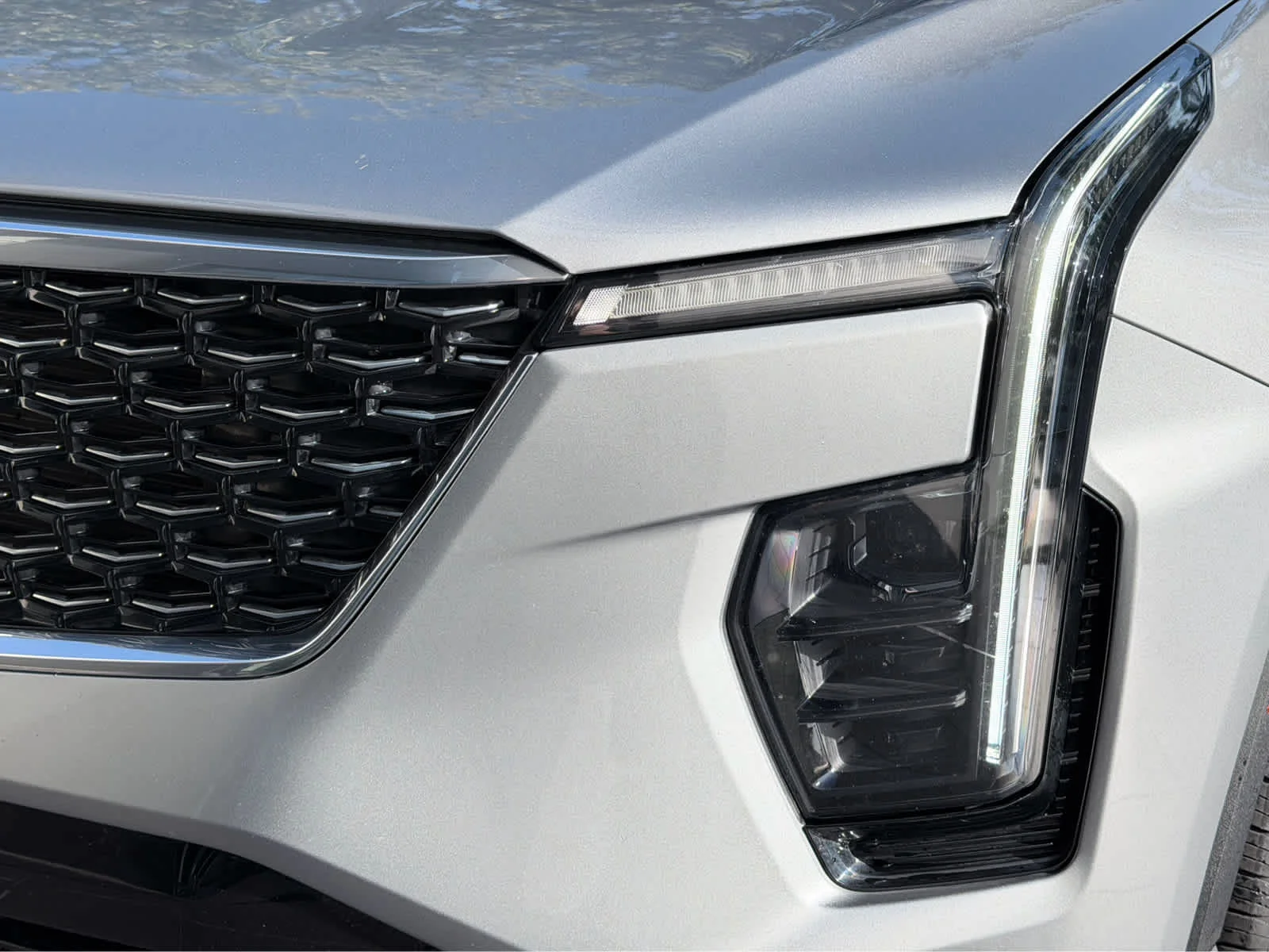 Used 2024 Argent Silver Metallic Cadillac Premium Luxury image 9