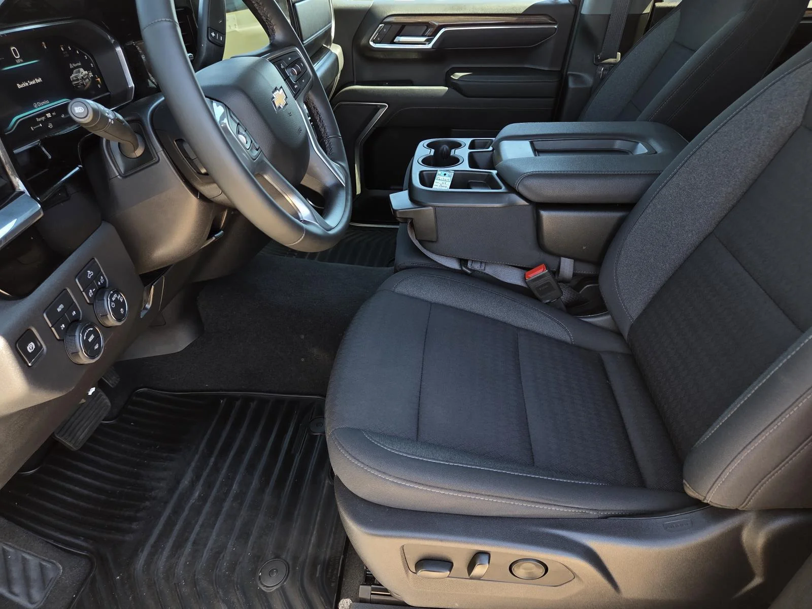 Used 2024 Summit White Chevrolet LT image 28