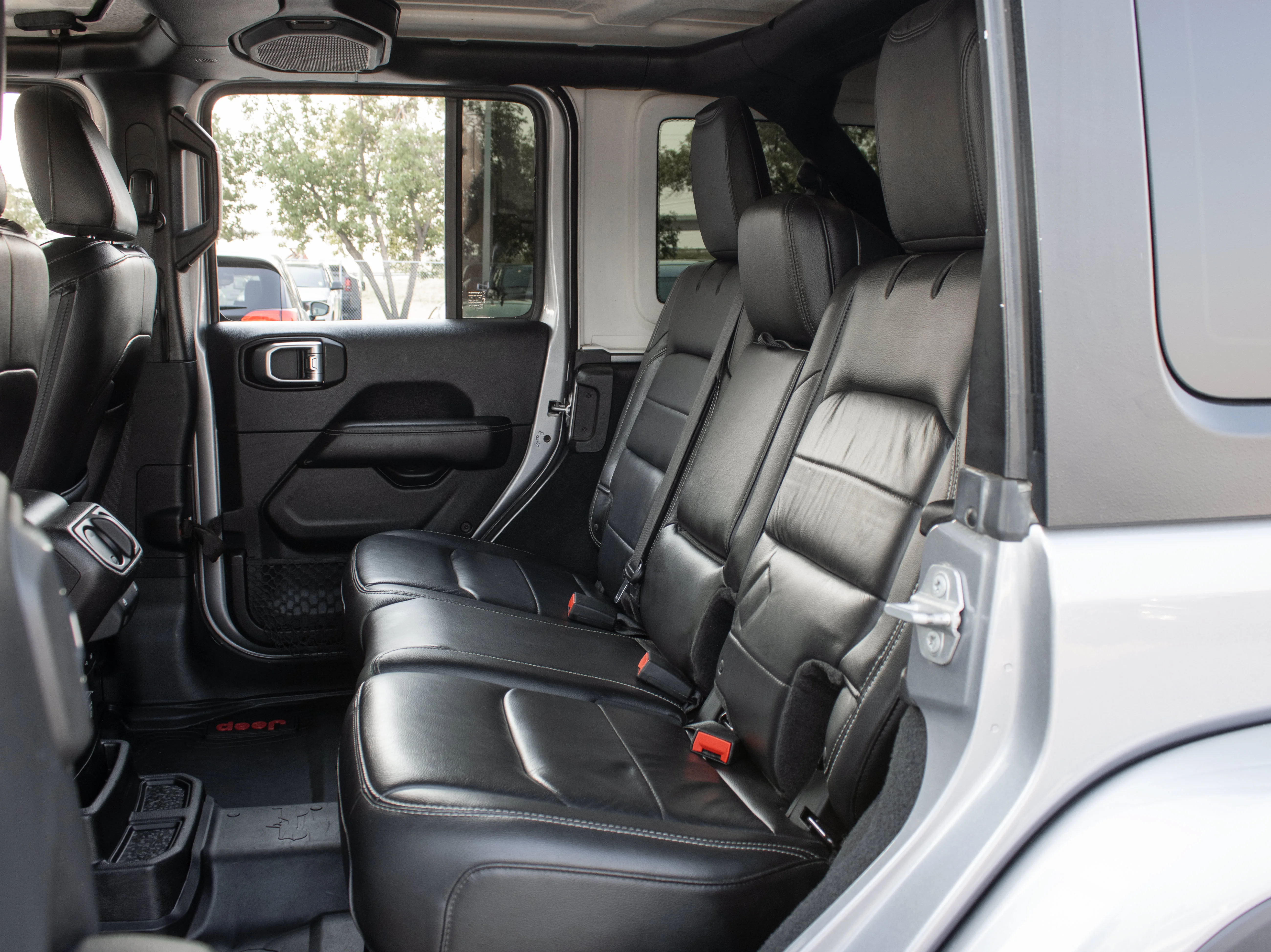 Used 2018 Grey Jeep Sahara* | Leather Seats | Heated Seats & Steering Wheel | 8.4 Navigation | Alpine Premium Audio | image 18