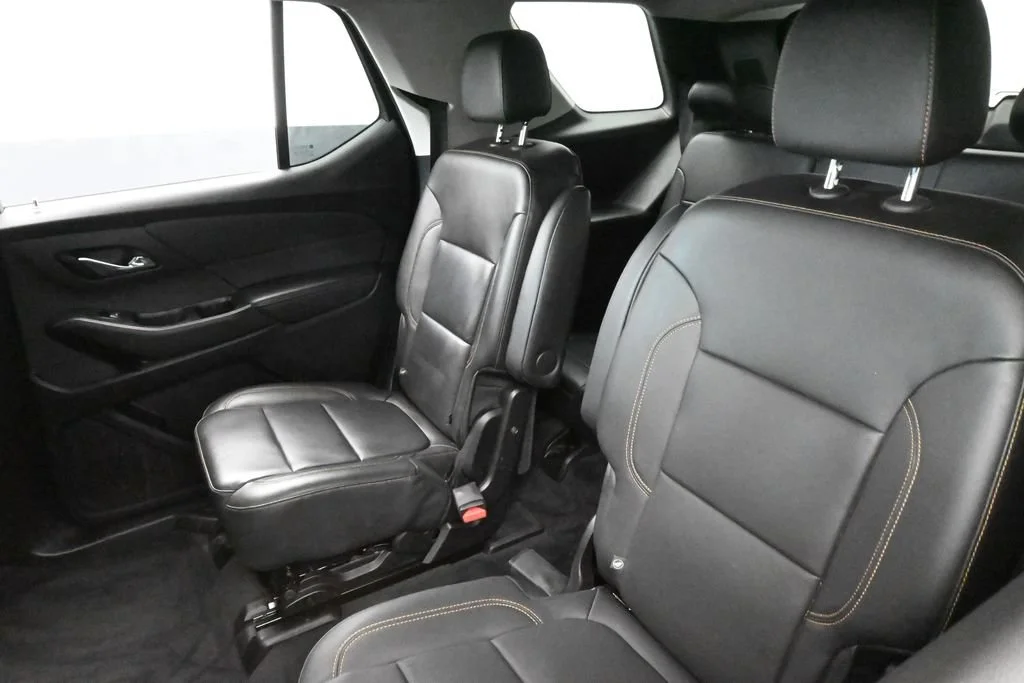 Used 2021 Mosaic Black Metallic Chevrolet RS image 43