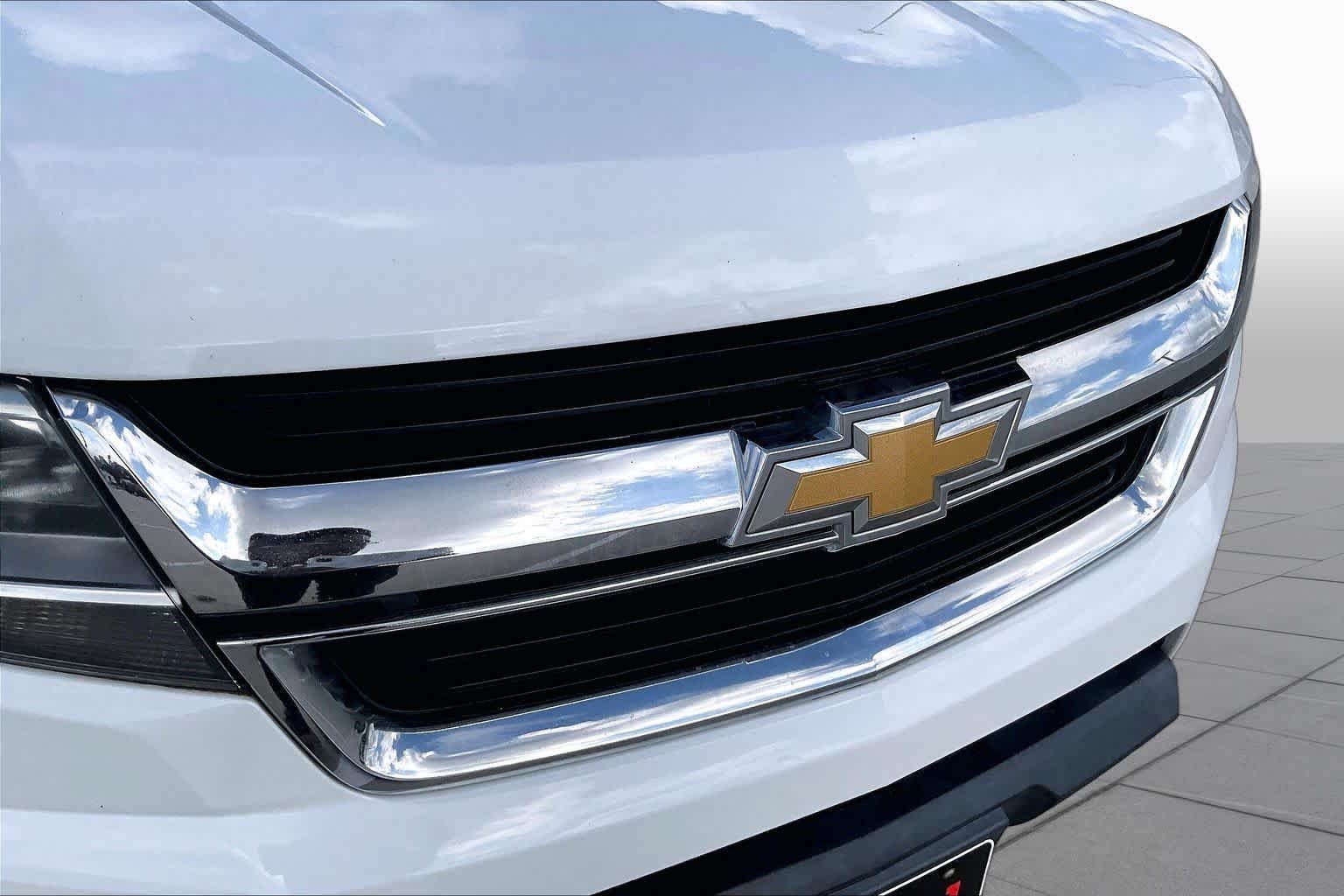 Used 2018 Summit White Chevrolet 4WD LT image 27