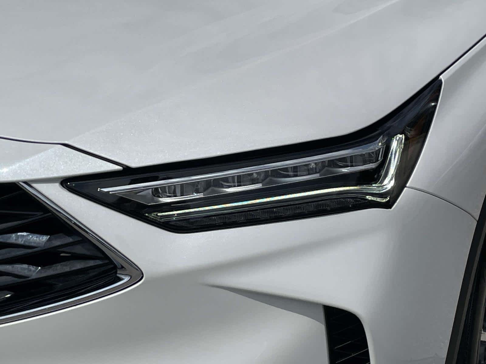 Used 2025 Platinum White Pearl Acura w/Technology Package image 13