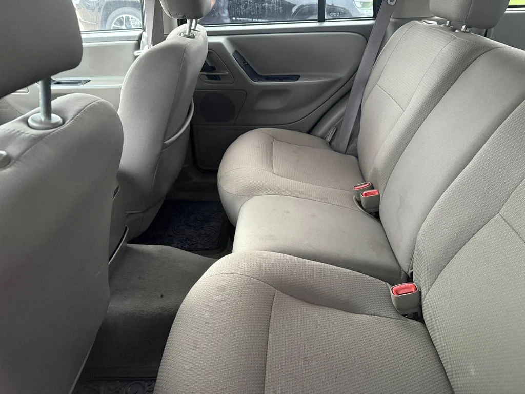 Used 2004 Beige Jeep Laredo image 9