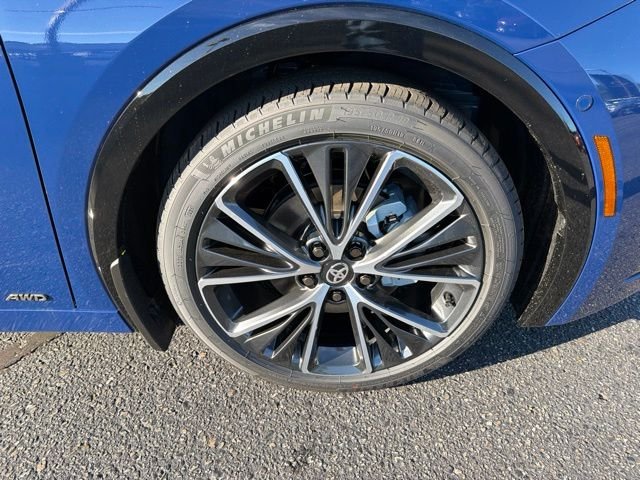 New 2027 08q4 Toyota  image 4