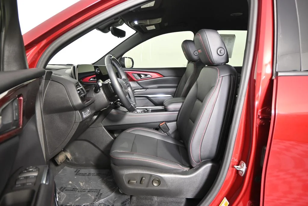 Used 2024 Red Chevrolet Z71 image 21