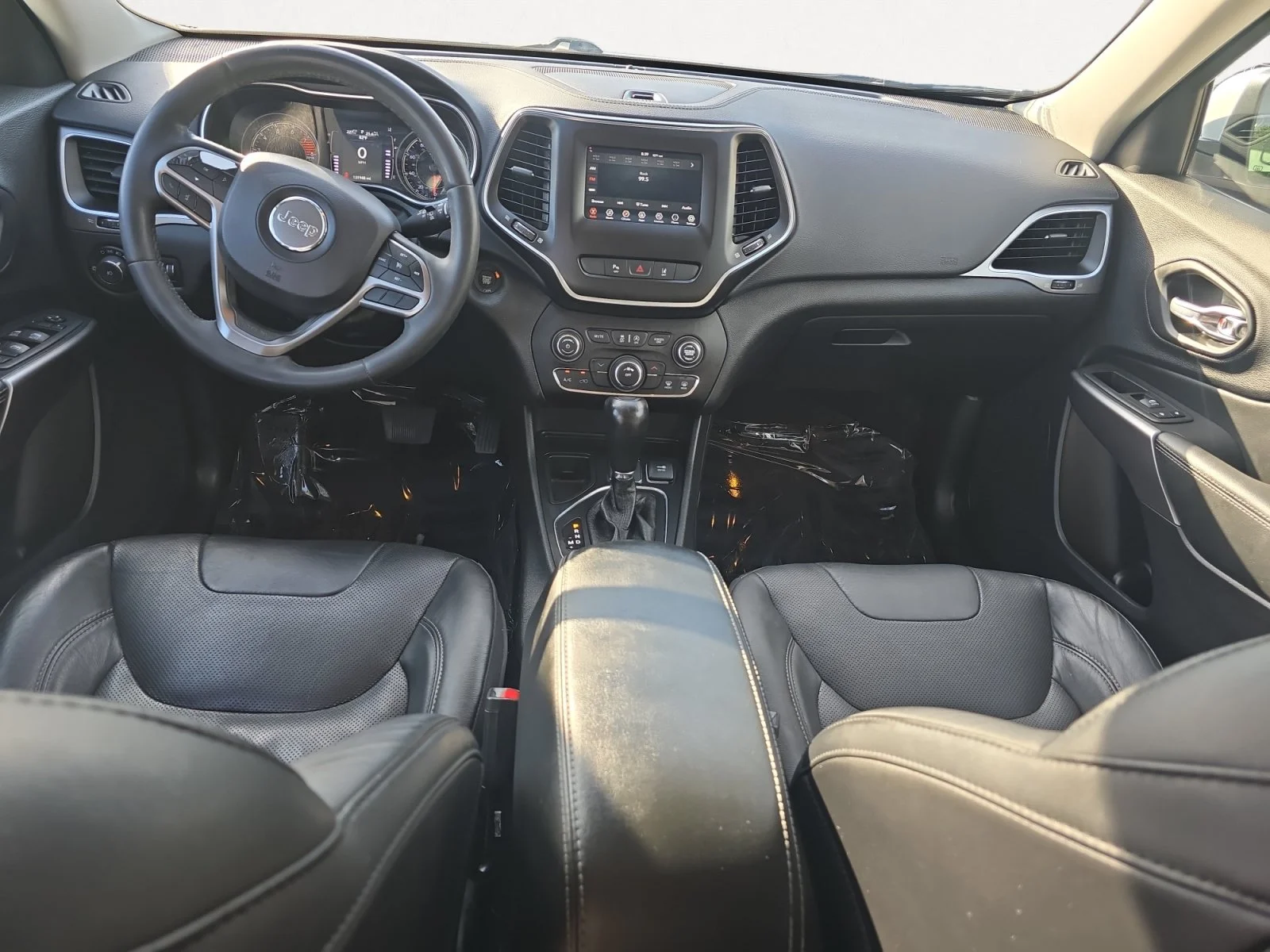 Used 2021 Bright White Clearcoat Jeep Latitude Lux image 3