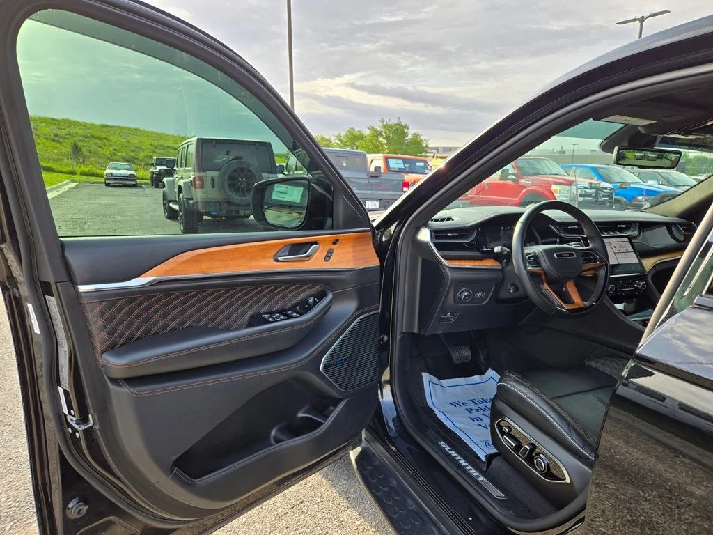 Certified Used 2022 Black Jeep Summit Reserve image 12