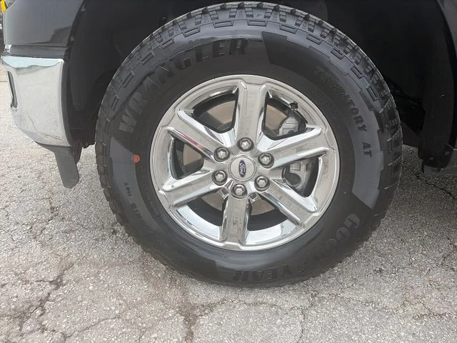 Used 2025 Black Ford XLT image 26