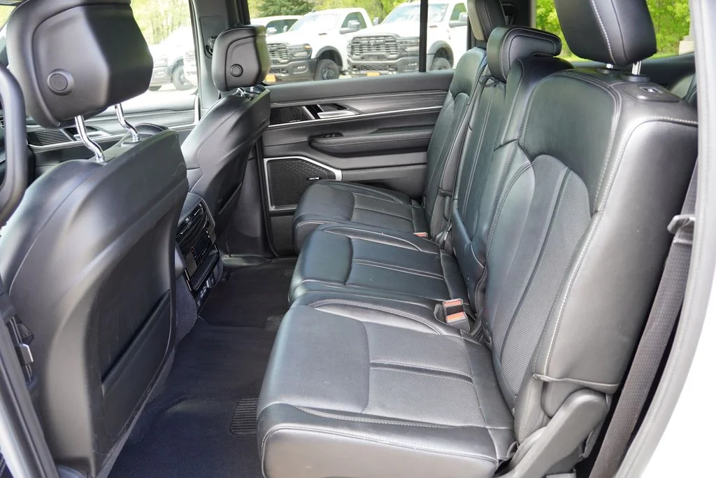 Used 2024 Silver Zynith Jeep Series II image 18
