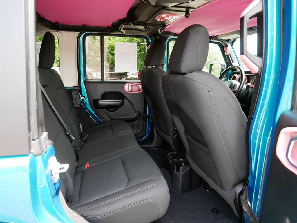 Certified Used 2020  Jeep Unlimited Sport image 9
