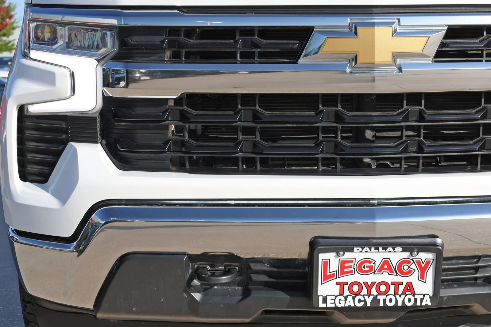 Used 2023 White Chevrolet LT image 9