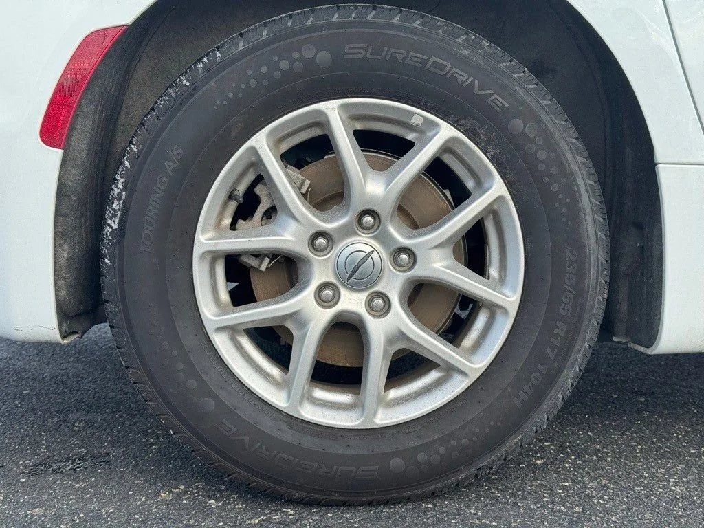 2024 Chrysler Pacifica Touring L - Photo 7