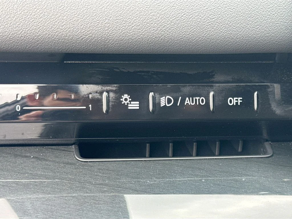Used 2025 Gray BMW 530i xDrive image 11