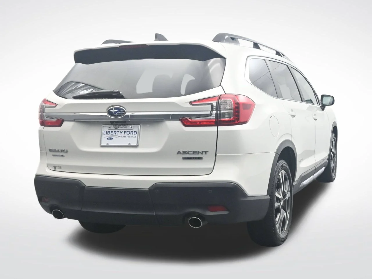 Used 2023 Crystal White Pearl Subaru Limited image 7