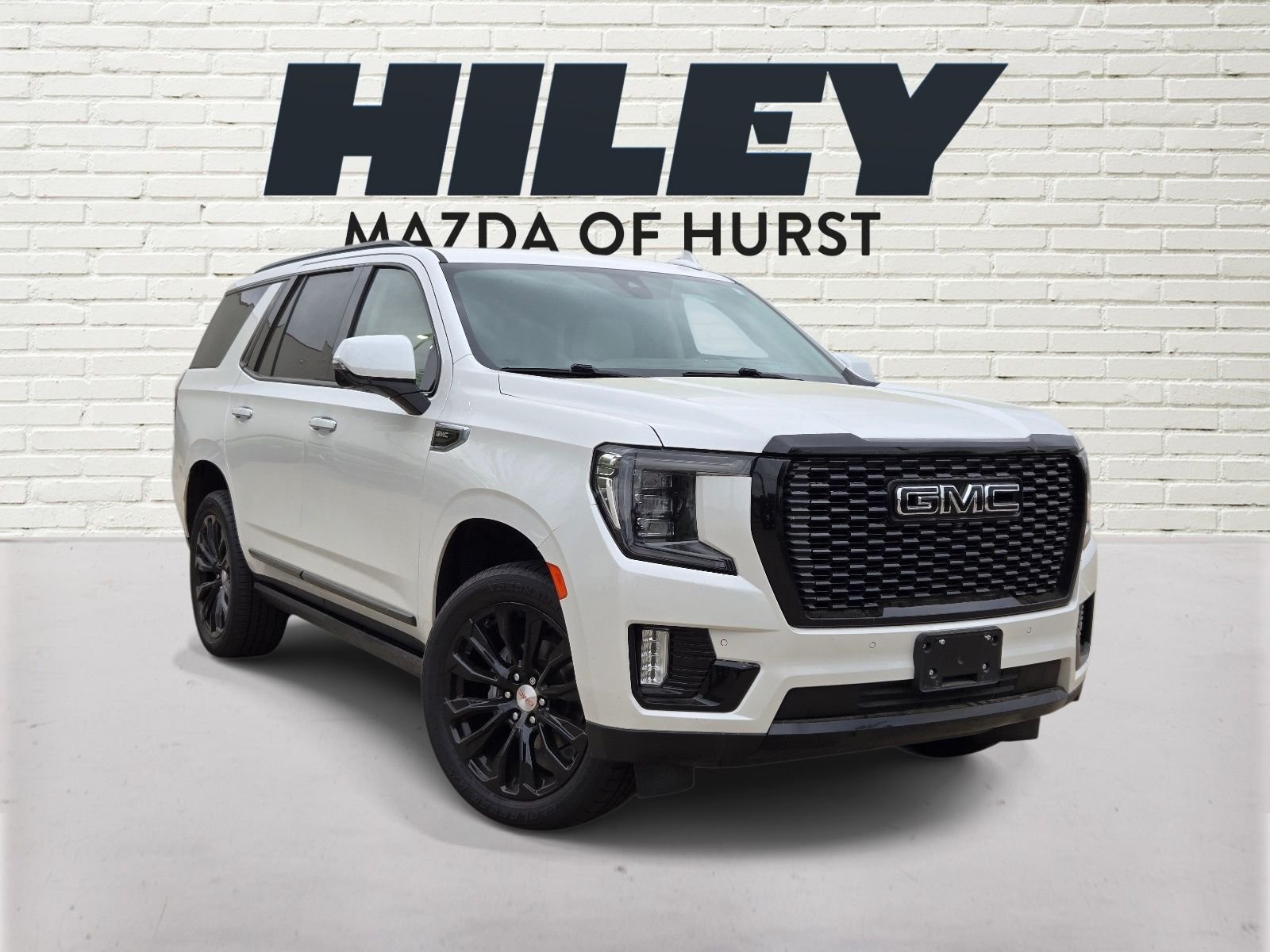 White Frost Tricoat 2021 GMC Yukon Denali 4WD SUV / Crossover Four-Wheel Drive 10-Speed Automatic