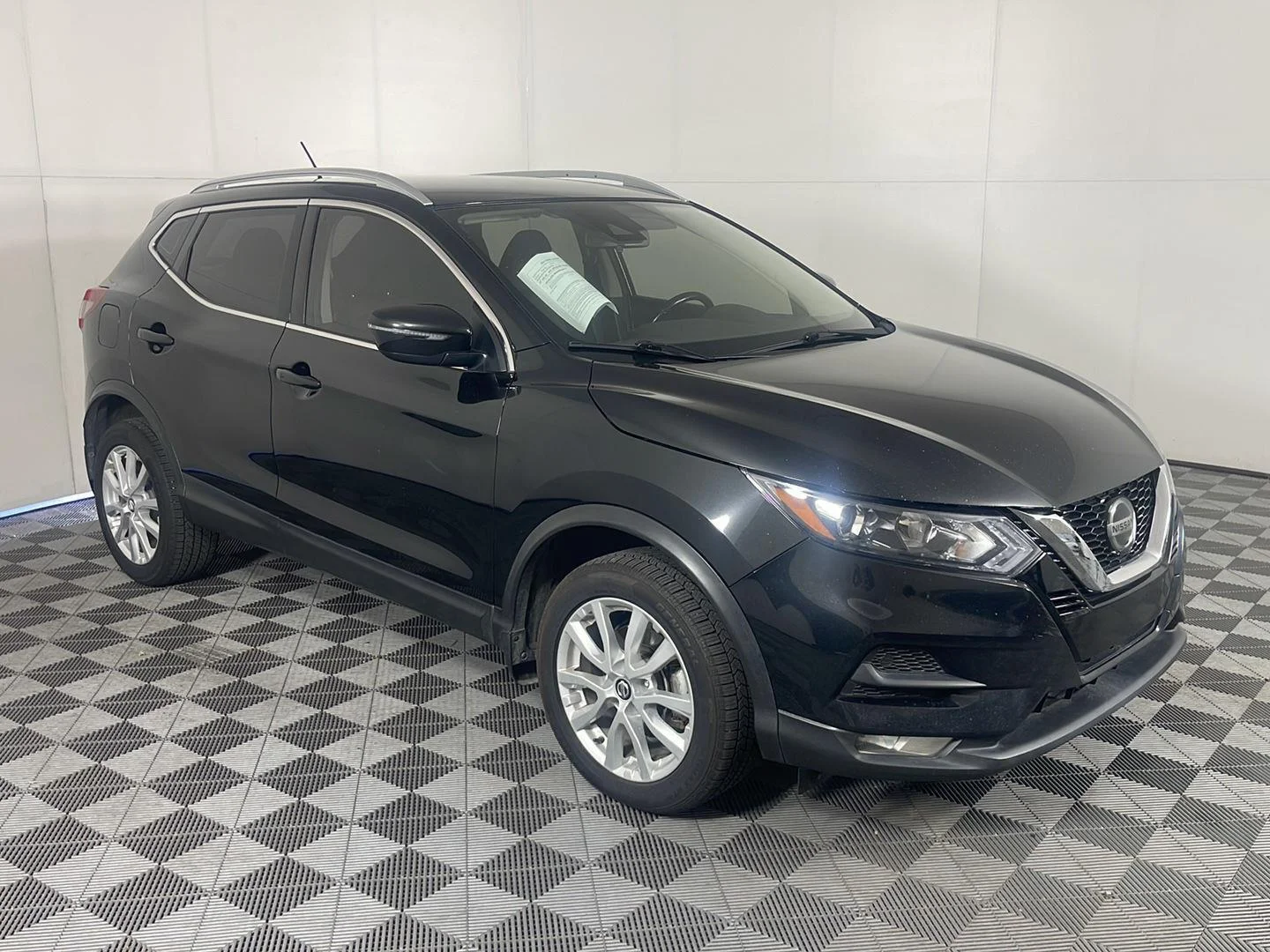 Used 2022 Magnetic Black Pearl Nissan SV image 5