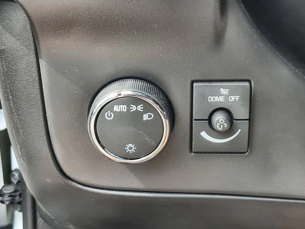 New 2025 Summit White GMC Work Van image 16