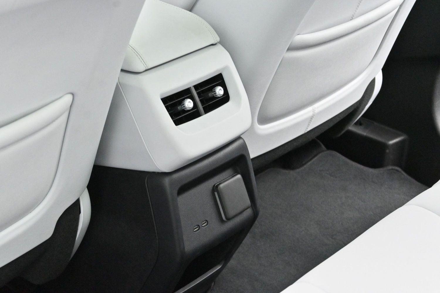 Used 2025 Crystal White Tricoat Cadillac Sport 1 image 32