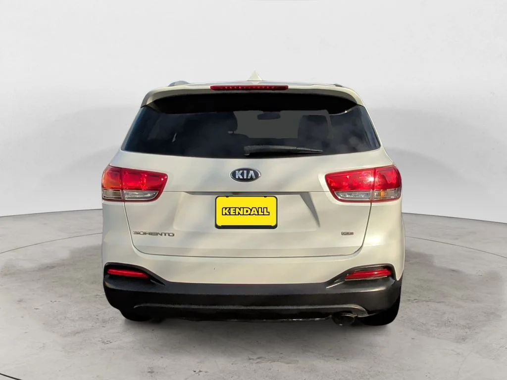 Used 2018 White Kia LX image 6