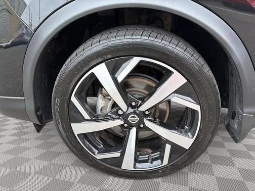 Used 2022 Black Nissan SL image 14
