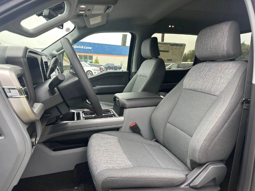 New 2027 Black Ford XLT image 5