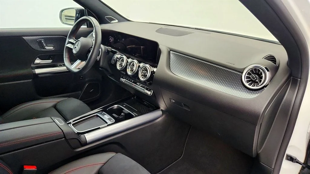 Used 2025 Polar White Mercedes-Benz GLA 250 4MATIC SUV w/ AMG® Night Pkg & Burmester Audio image 24