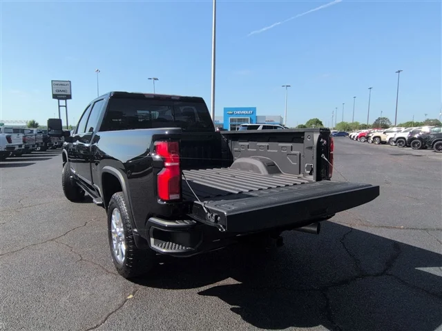 Used 2025 Black Chevrolet High Country image 26