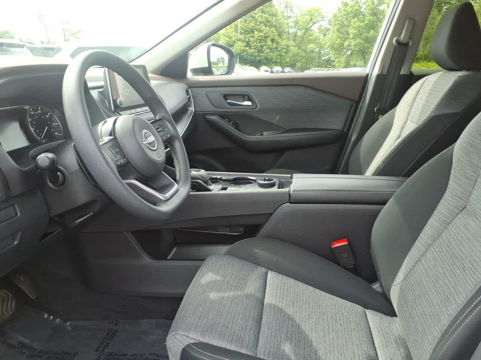 Certified Used 2023 Pearl White Tricoat Nissan SV image 17
