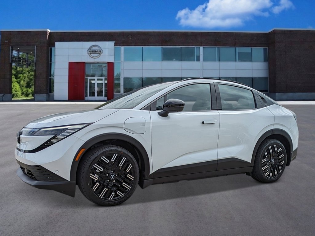 2026 Nissan Leaf Platinum+'s photo