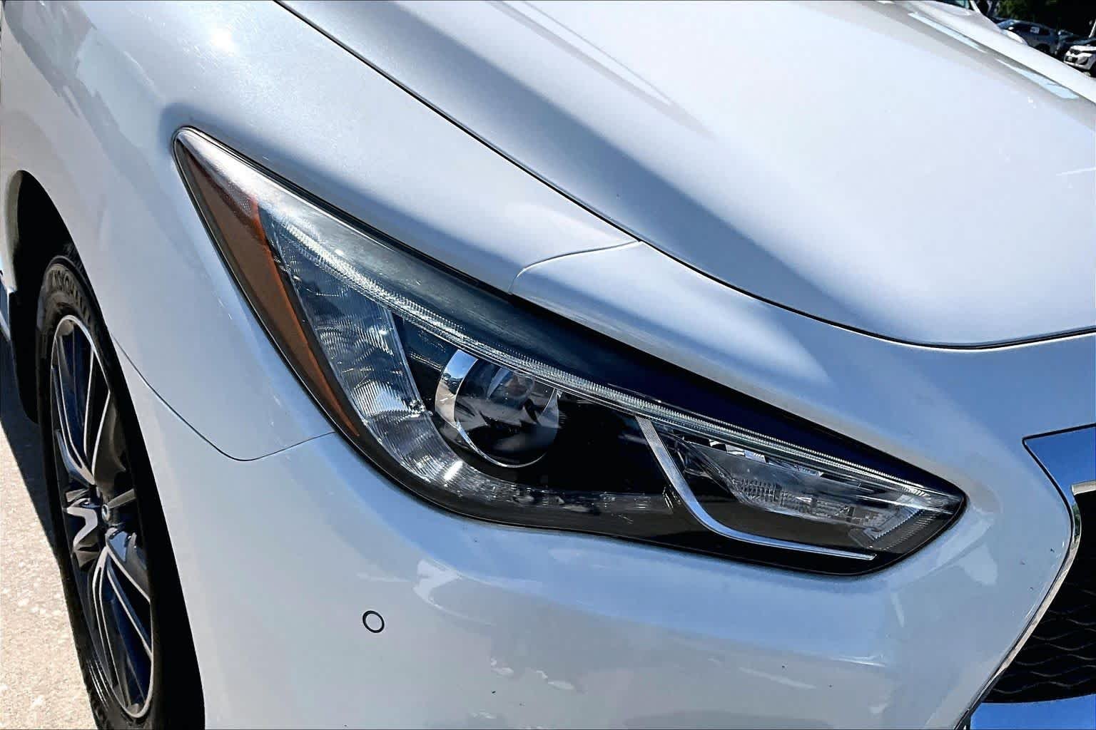 Used 2020 Majestic White INFINITI LUXE image 26