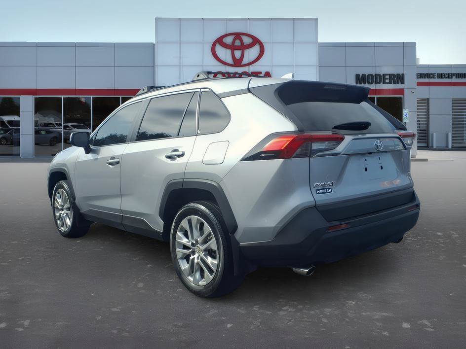 Used 2024 Silver Sky Metallic Toyota XLE Premium image 3