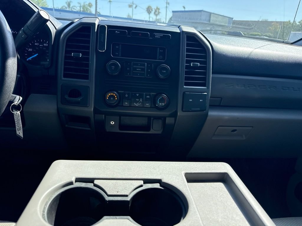 Used 2017 White Ford XL image 18