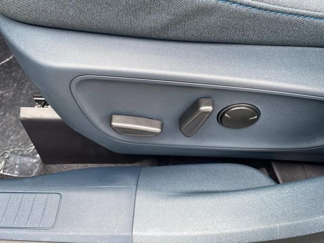 New 2026 Blue Ford XLT image 13